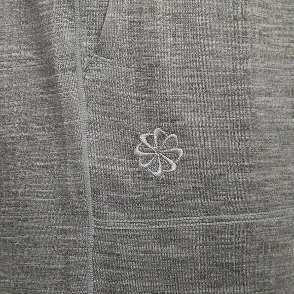 NWT Nike Men's Yoga Shorts in Gray Size Small - Picture 2 of 12